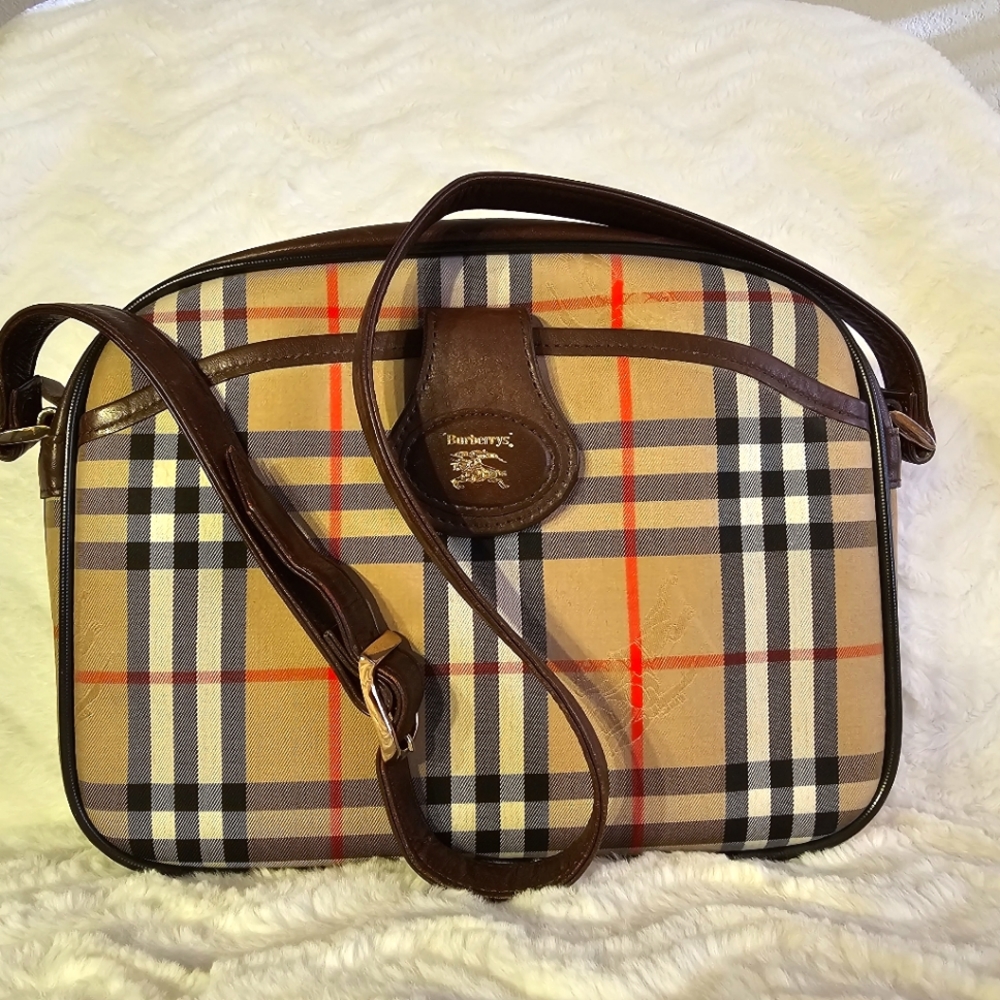 Vintage 'Burberrys' shoulder bag